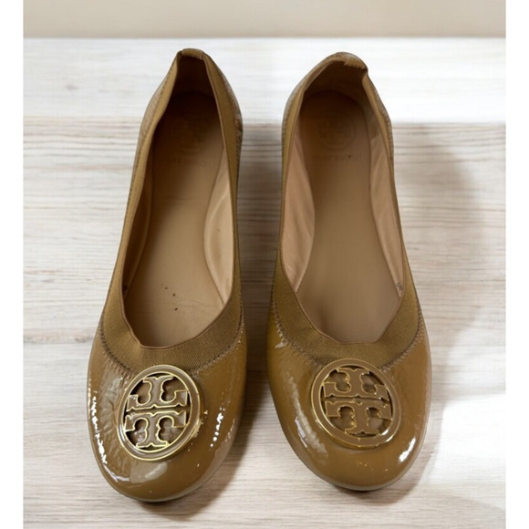 Tory Burch Shoes - Tory Burch Caroline 2 Ballet Flats Tan Beige Patent Leather Ballerina Shoes 7 7M